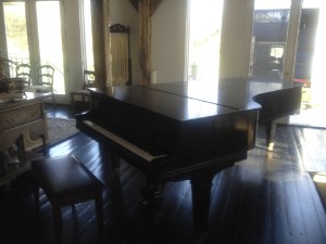 Roslyn Professional Piano Moving Services from A&J Moving and Storage piano movers long island.